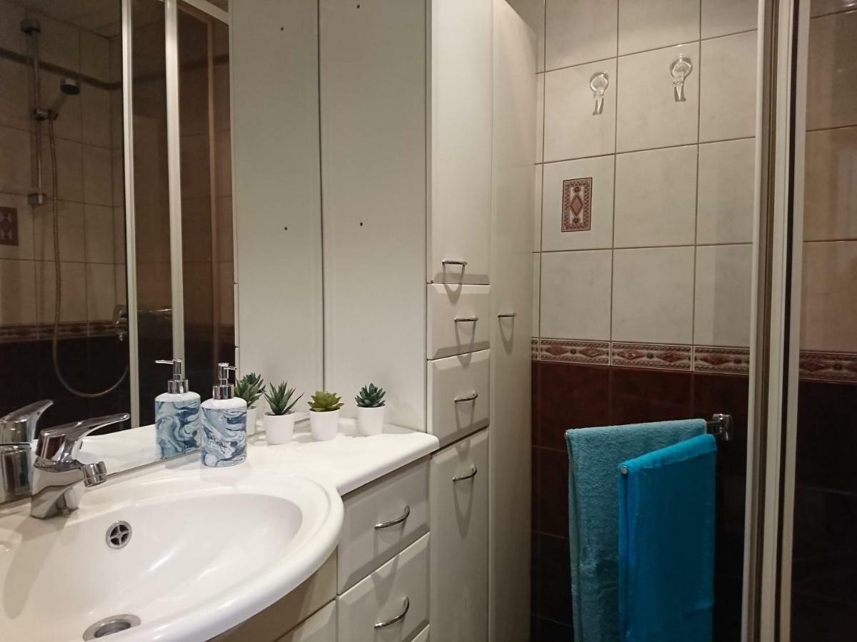City Center Raua Apartment With Balcony Tallinn Dış mekan fotoğraf
